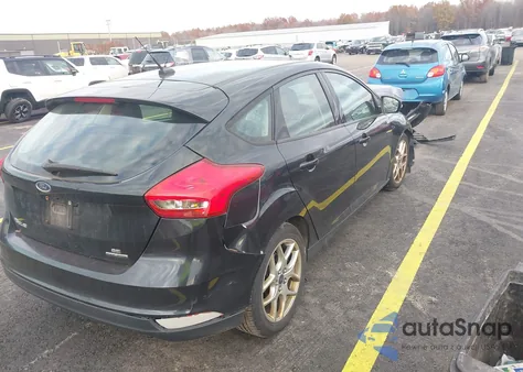 2015 Ford Focus Se z USA, uszkodzony, nr VIN 1FADP3K2XFL379082